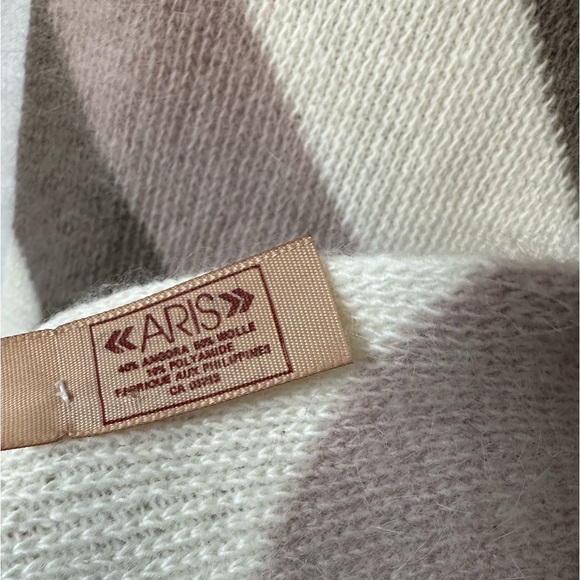 Angora/Wool Scarf - Picture 4 of 7